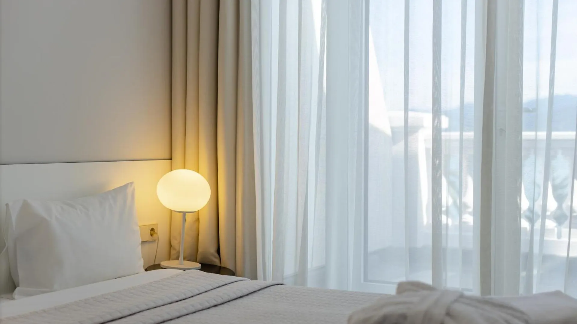 Le Port Boutique Apart Hotel 4*, Batumi